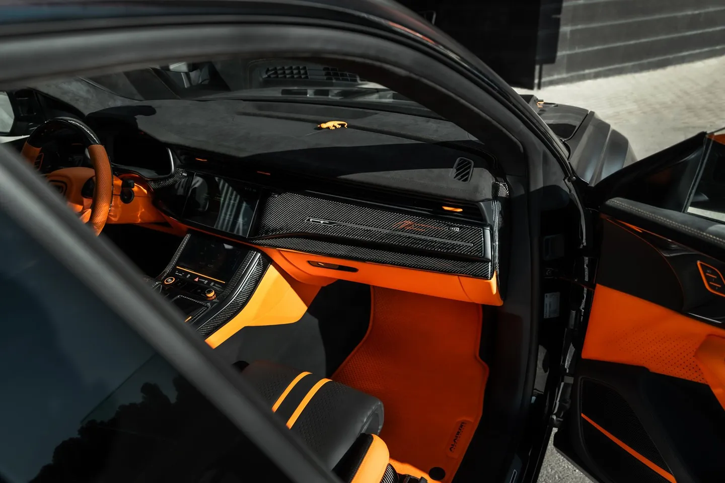 Audi RSQ8 / Фото 60