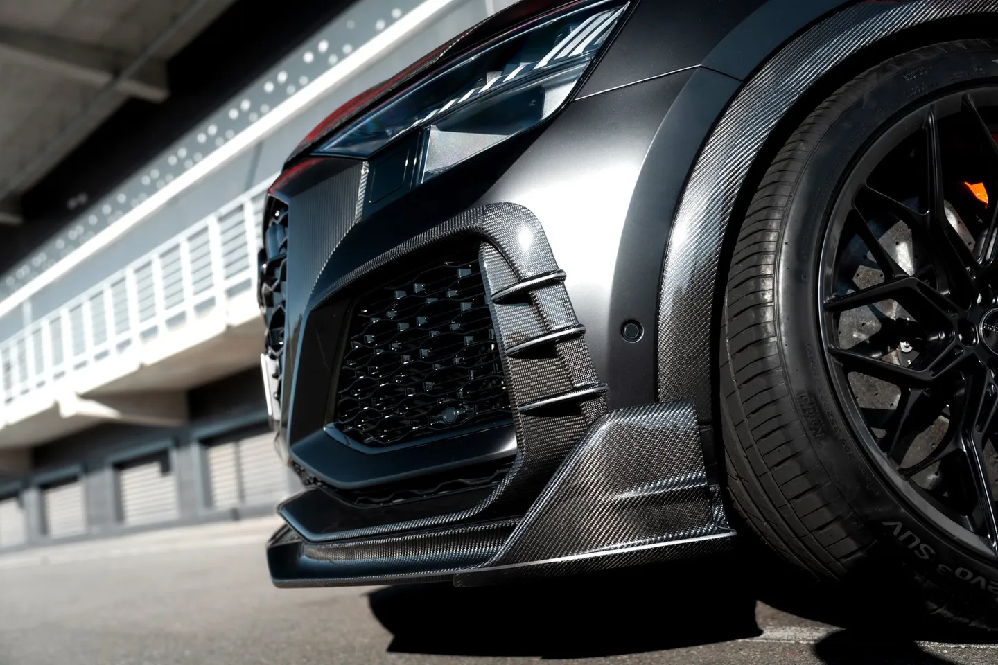 Audi RSQ8 / Фото 7