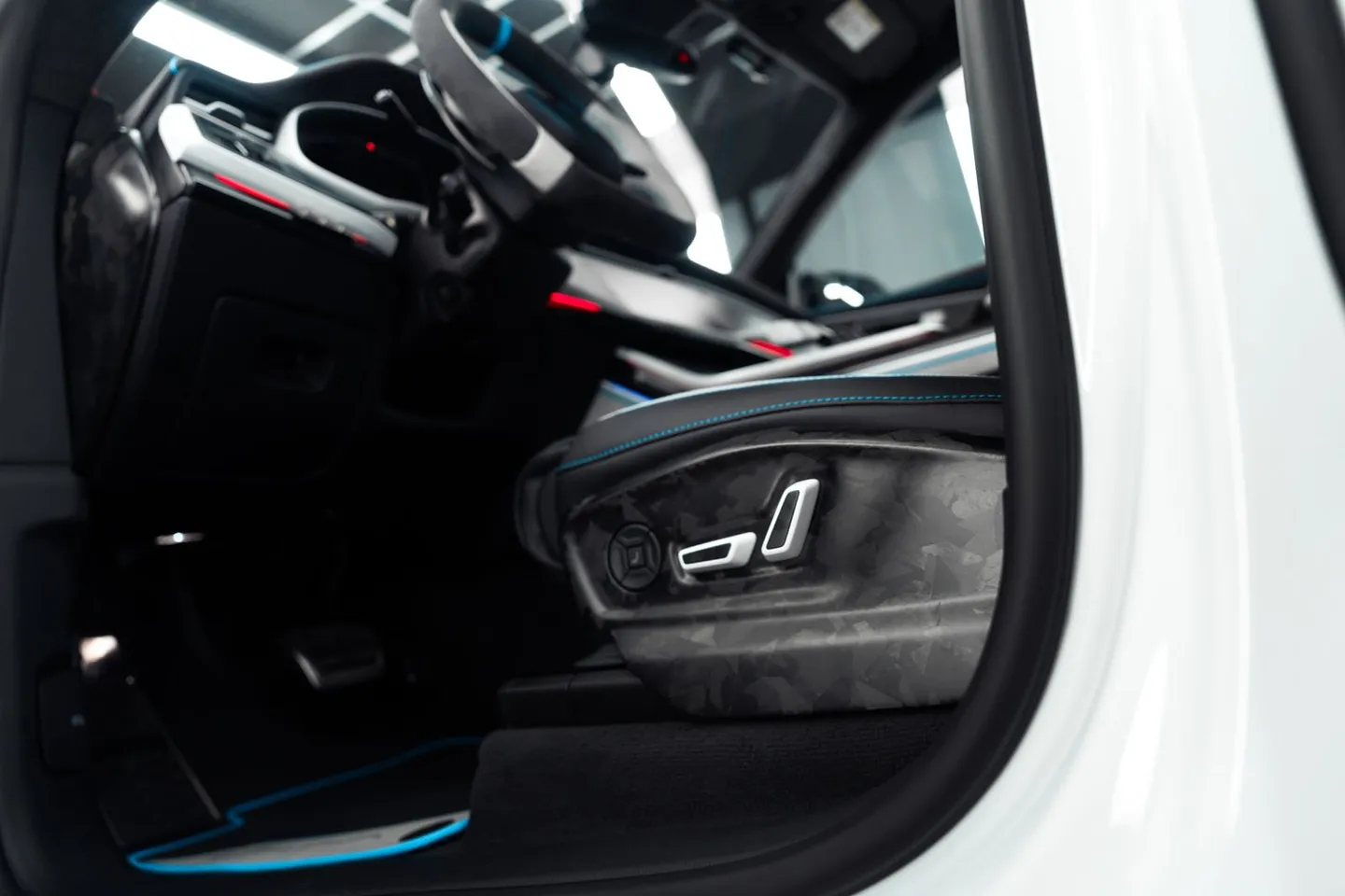 Audi RSQ8 / Фото 23