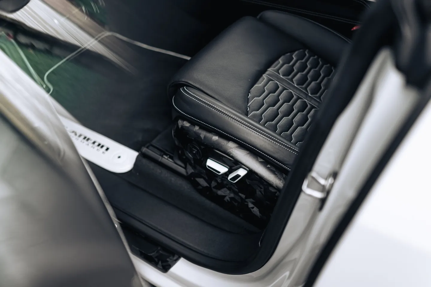Audi RSQ8 / Фото 23