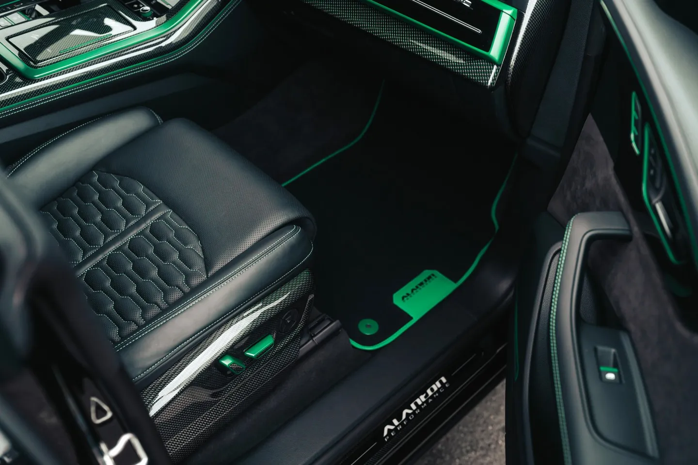 The CAT Project / Audi RS Q8 / Фото 46