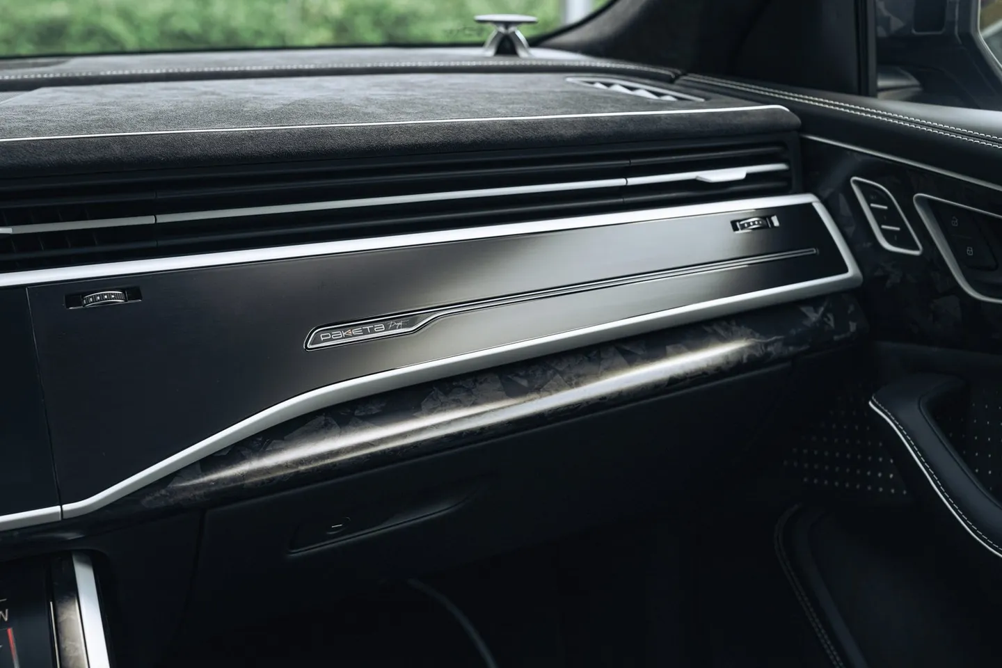 Audi RSQ8 / Фото 39