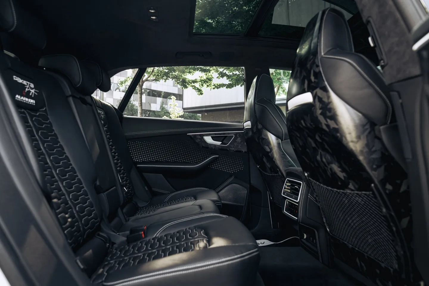 Audi RSQ8 / Фото 54