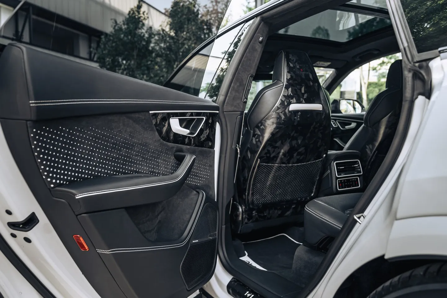 Audi RSQ8 / Фото 104