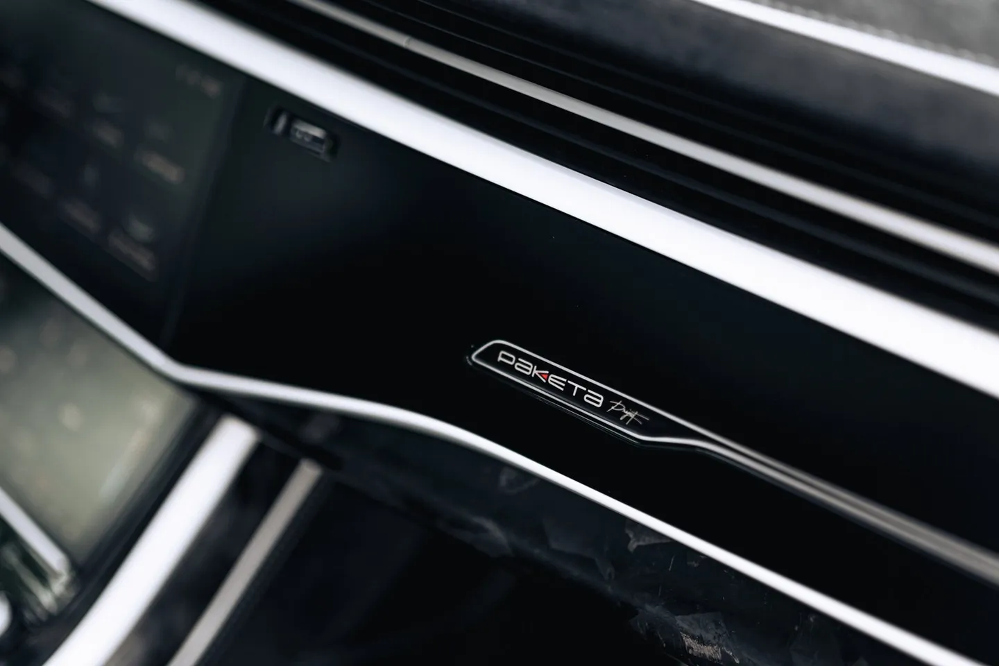 Audi RSQ8 / Фото 26