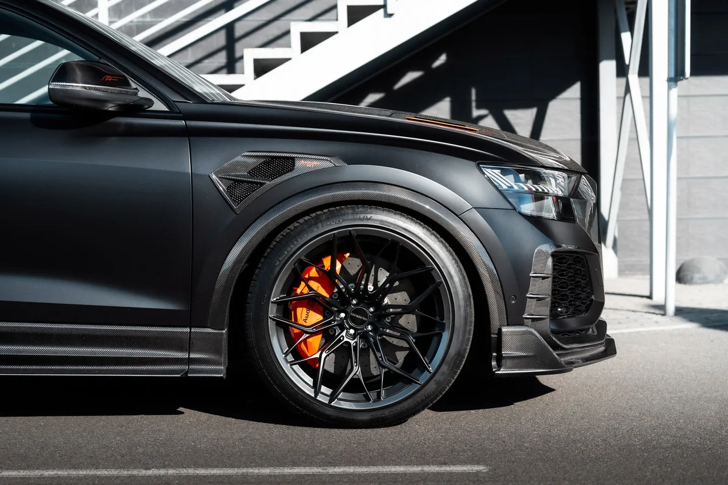 Audi RSQ8 / Фото 26