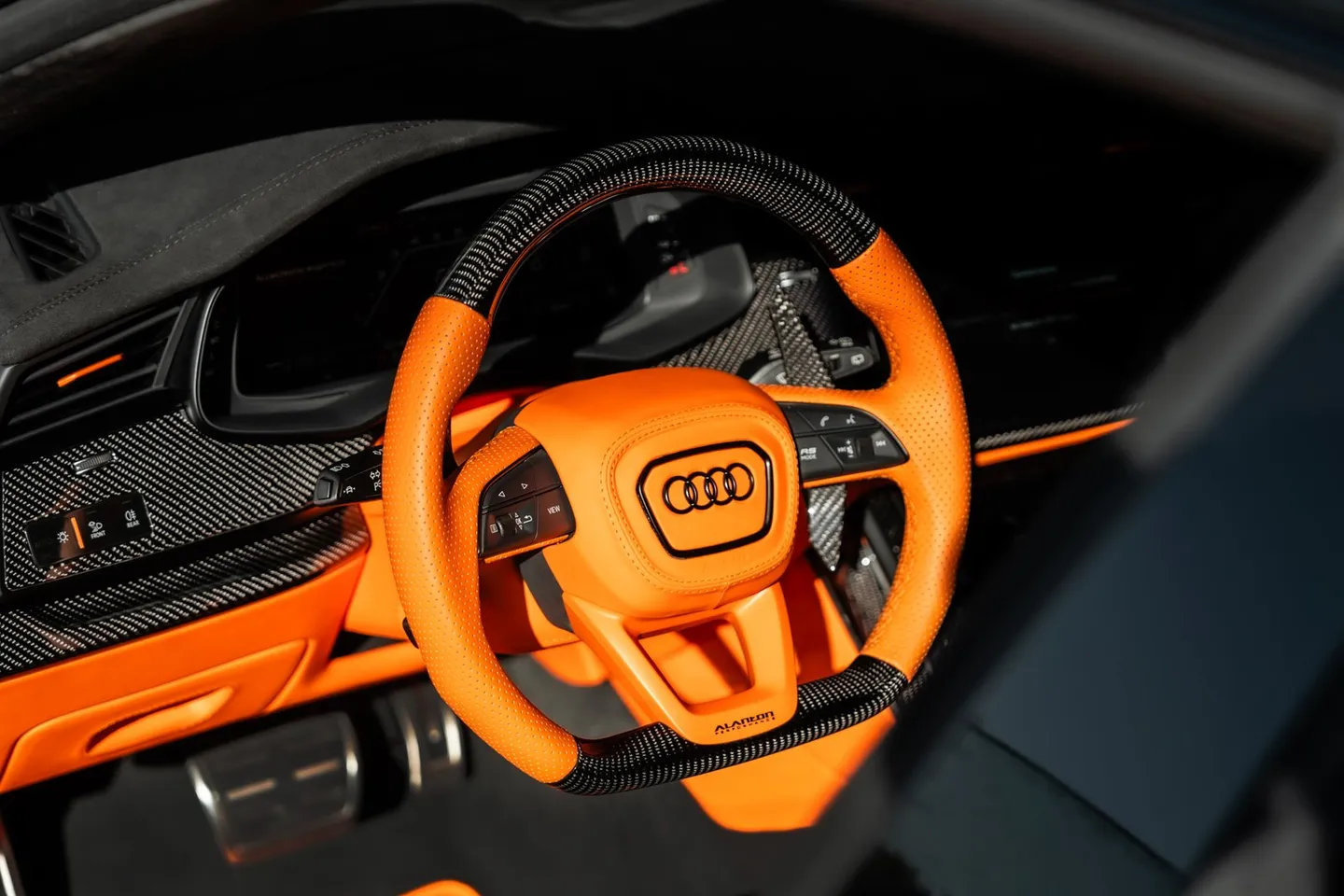Audi RSQ8 / Фото 44