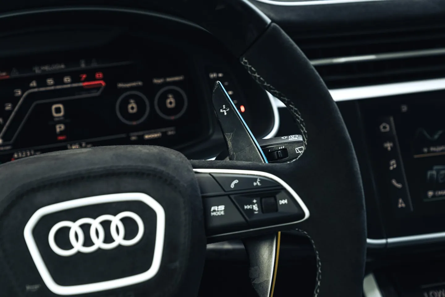 Audi RSQ8 / Фото 47