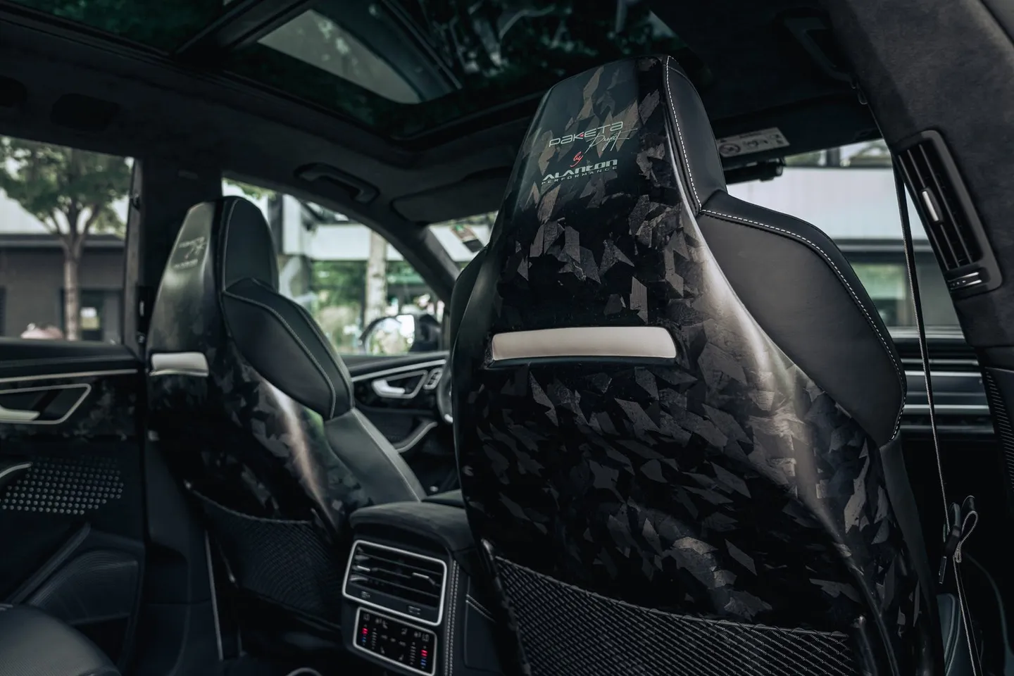 Audi RSQ8 / Фото 53