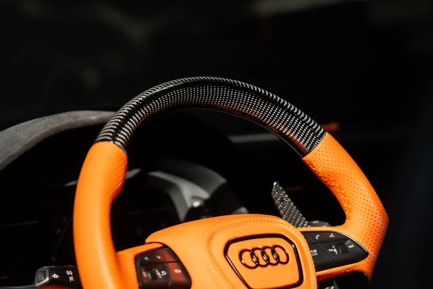 Audi RSQ8 / Фото 46