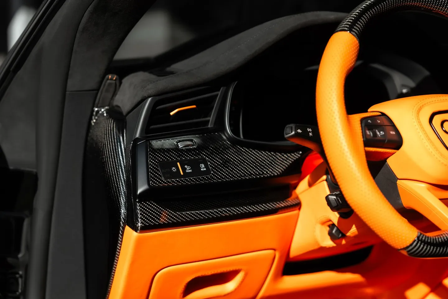 Audi RSQ8 / Фото 45