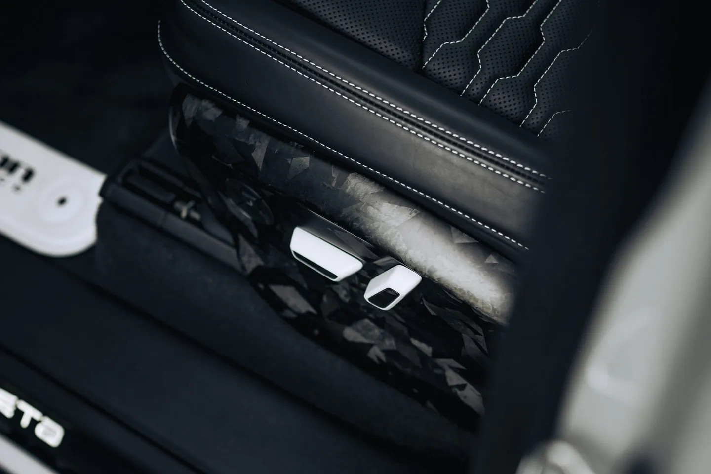 Audi RSQ8 / Фото 14