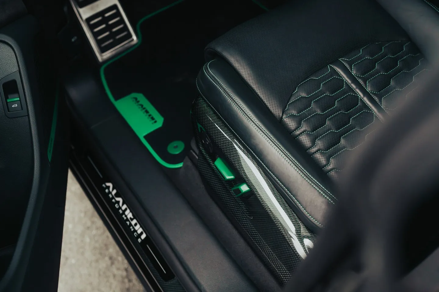 The CAT Project / Audi RS Q8 / Фото 22