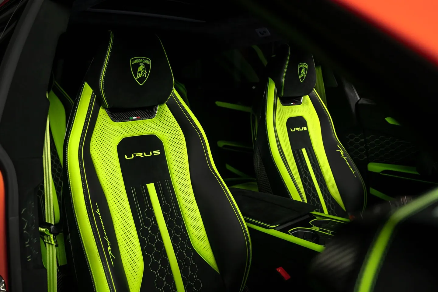 Lamborghini URUS / Фото 7