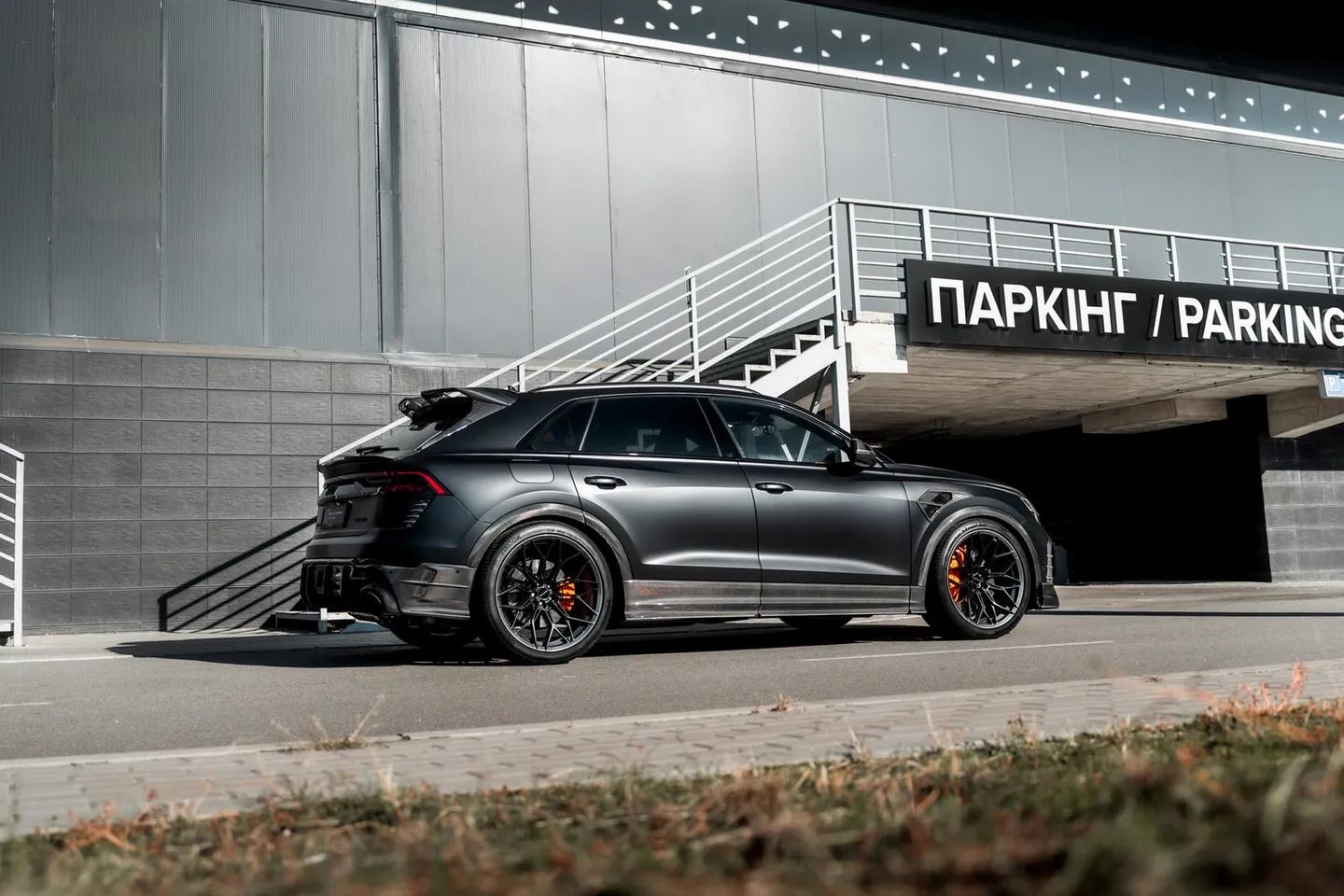 Audi RSQ8 / Фото 33