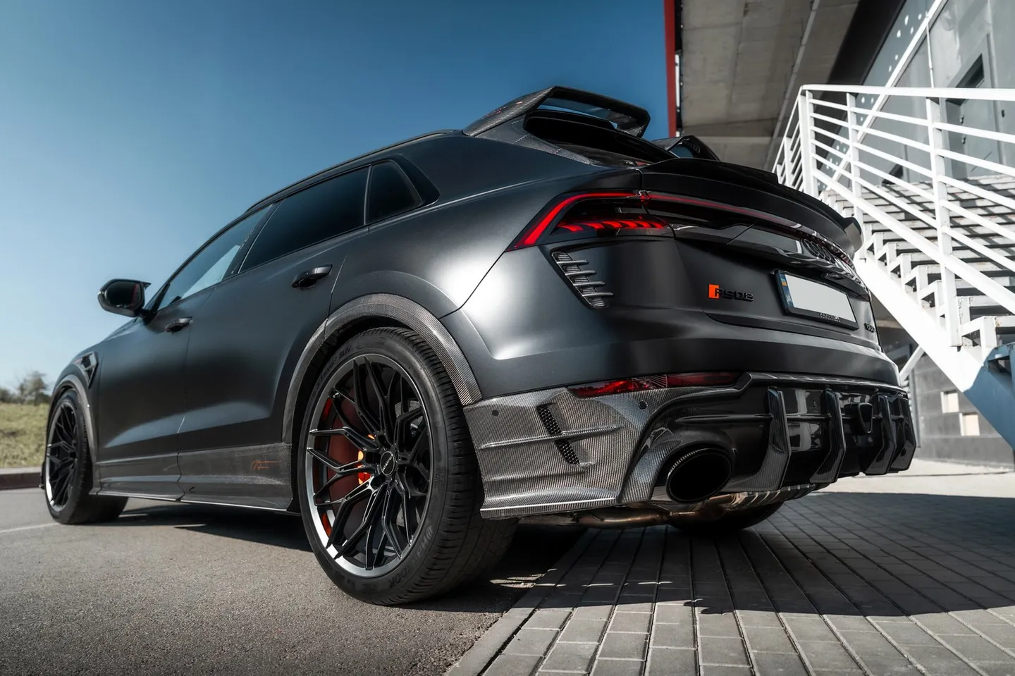 Audi RSQ8 / Фото 15