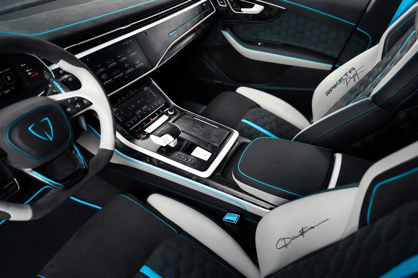 Audi RSQ8 / Фото 28