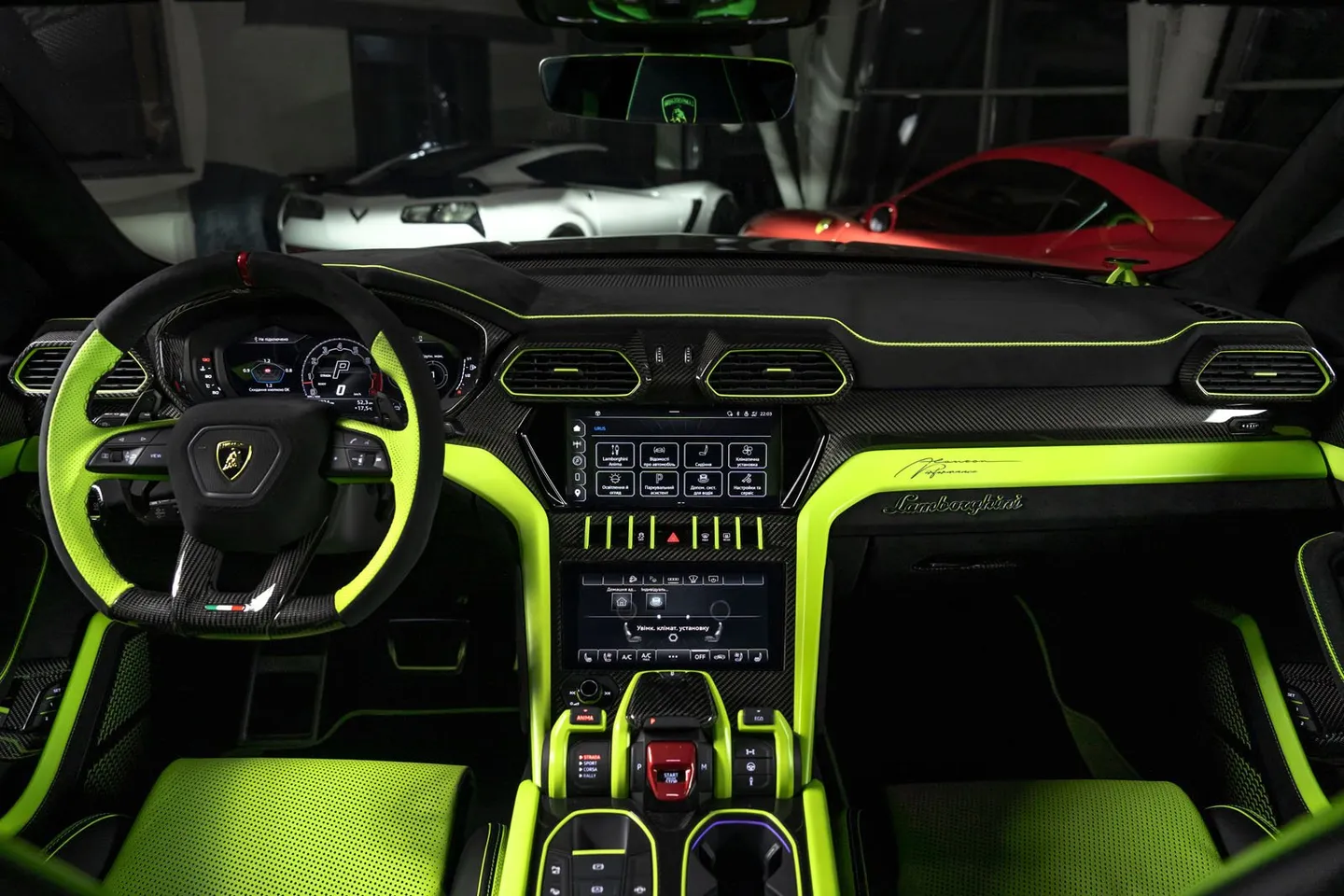 Lamborghini URUS / Фото 20