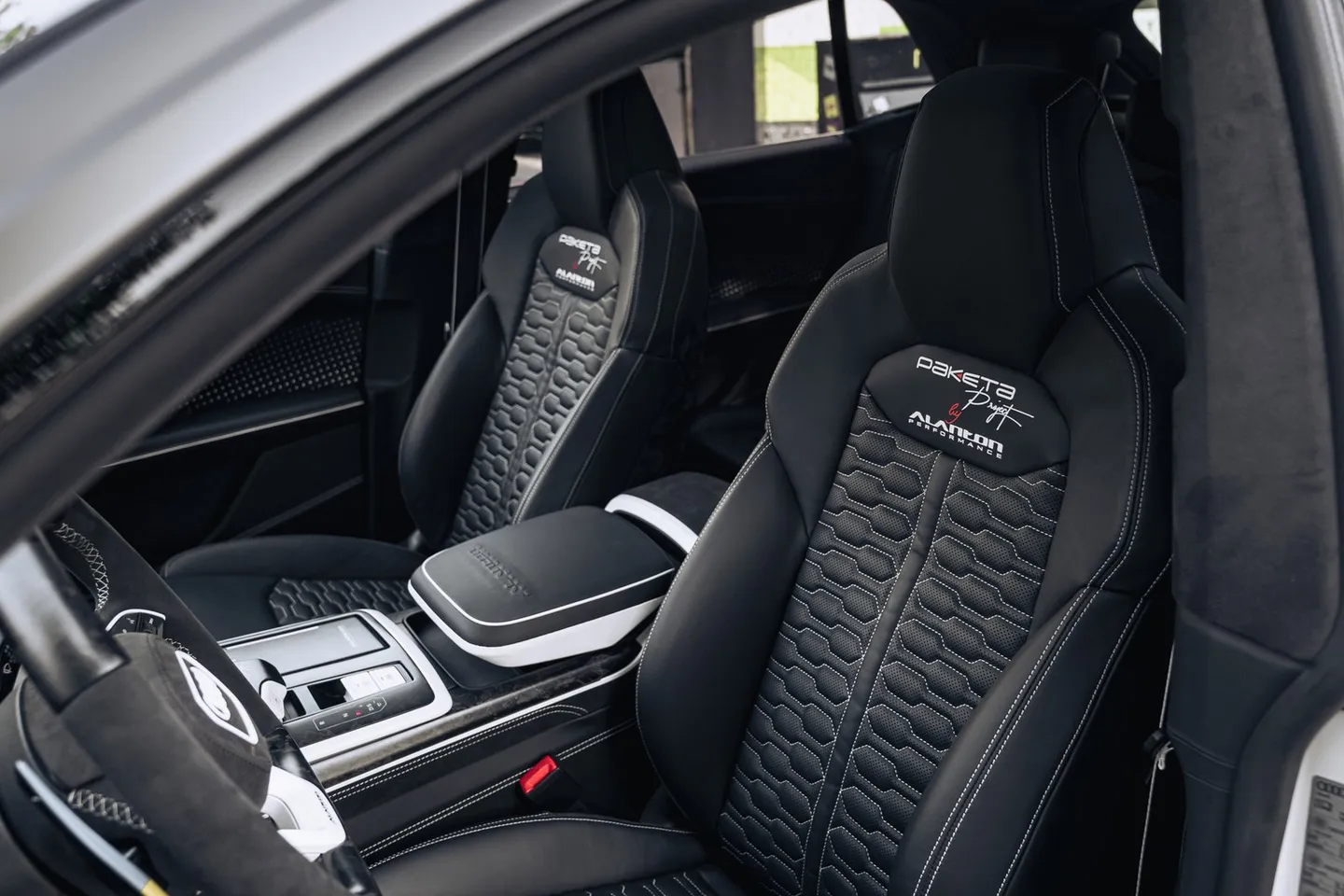 Audi RSQ8 / Фото 100