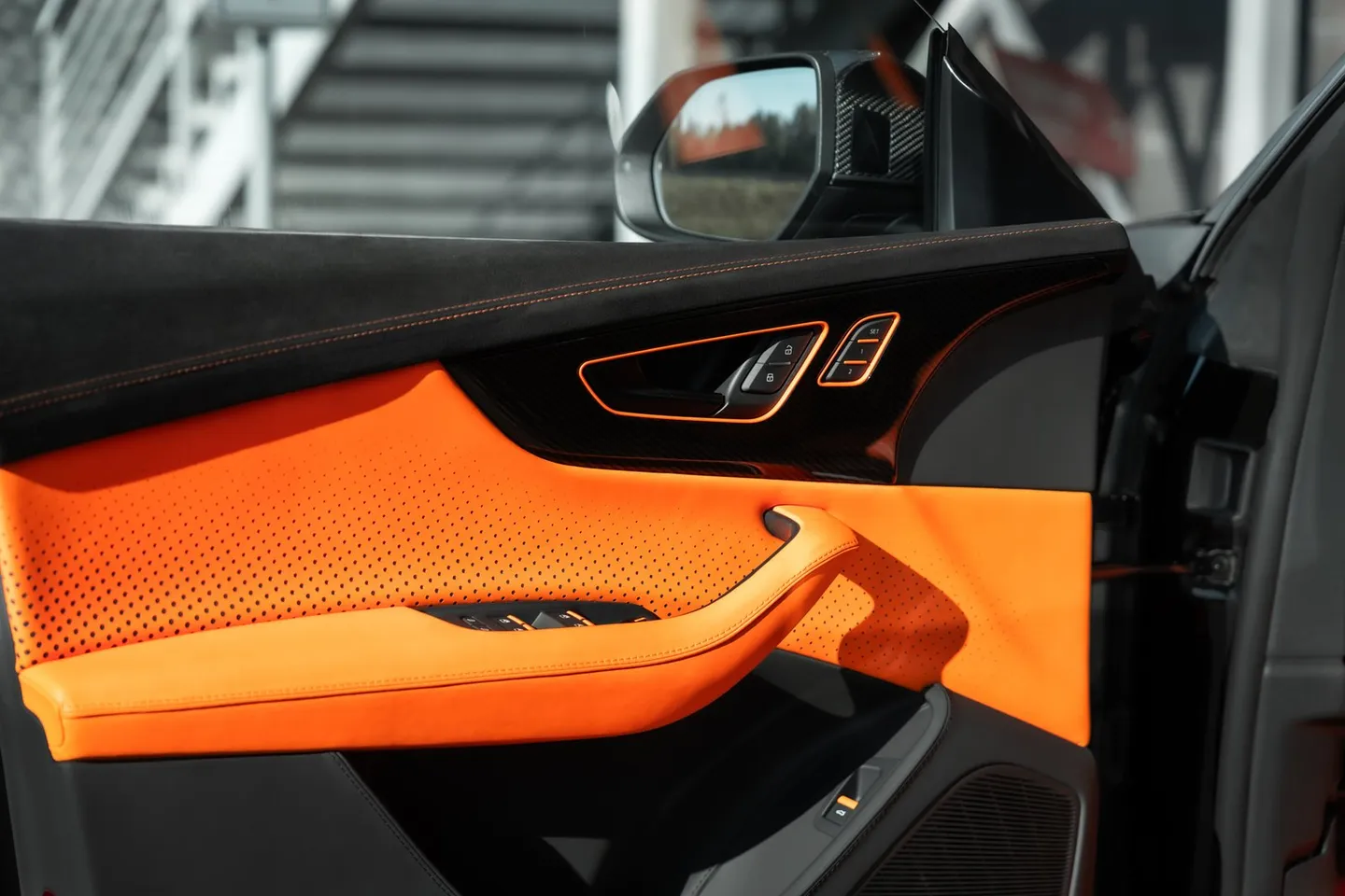 Audi RSQ8 / Фото 42