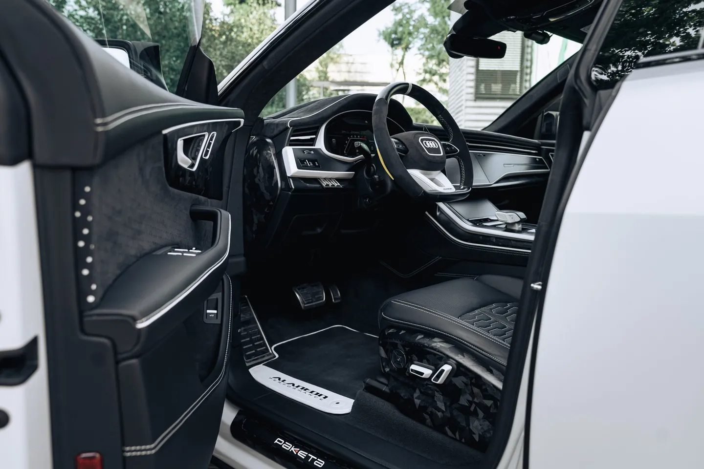 Audi RSQ8 / Фото 99
