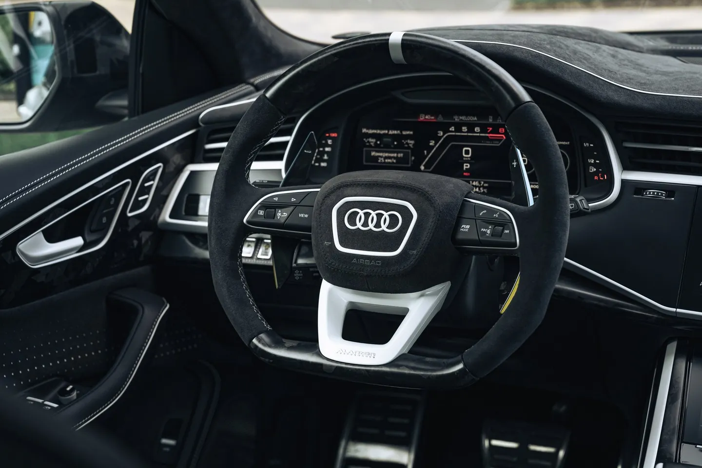 Audi RSQ8 / Фото 34