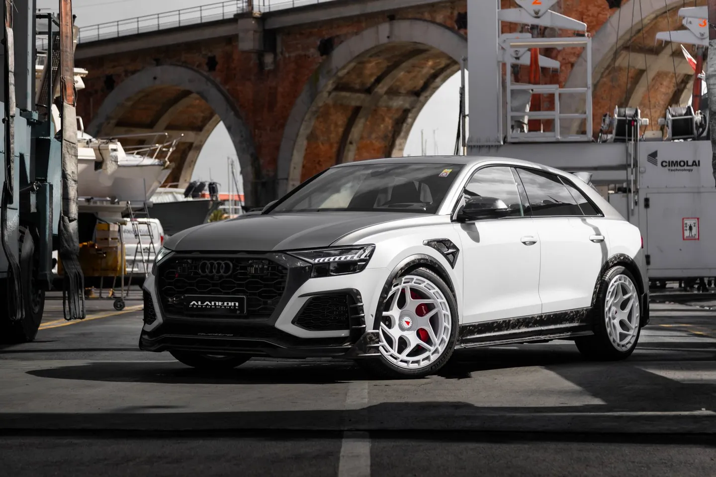 Audi RSQ8 / Фото 2
