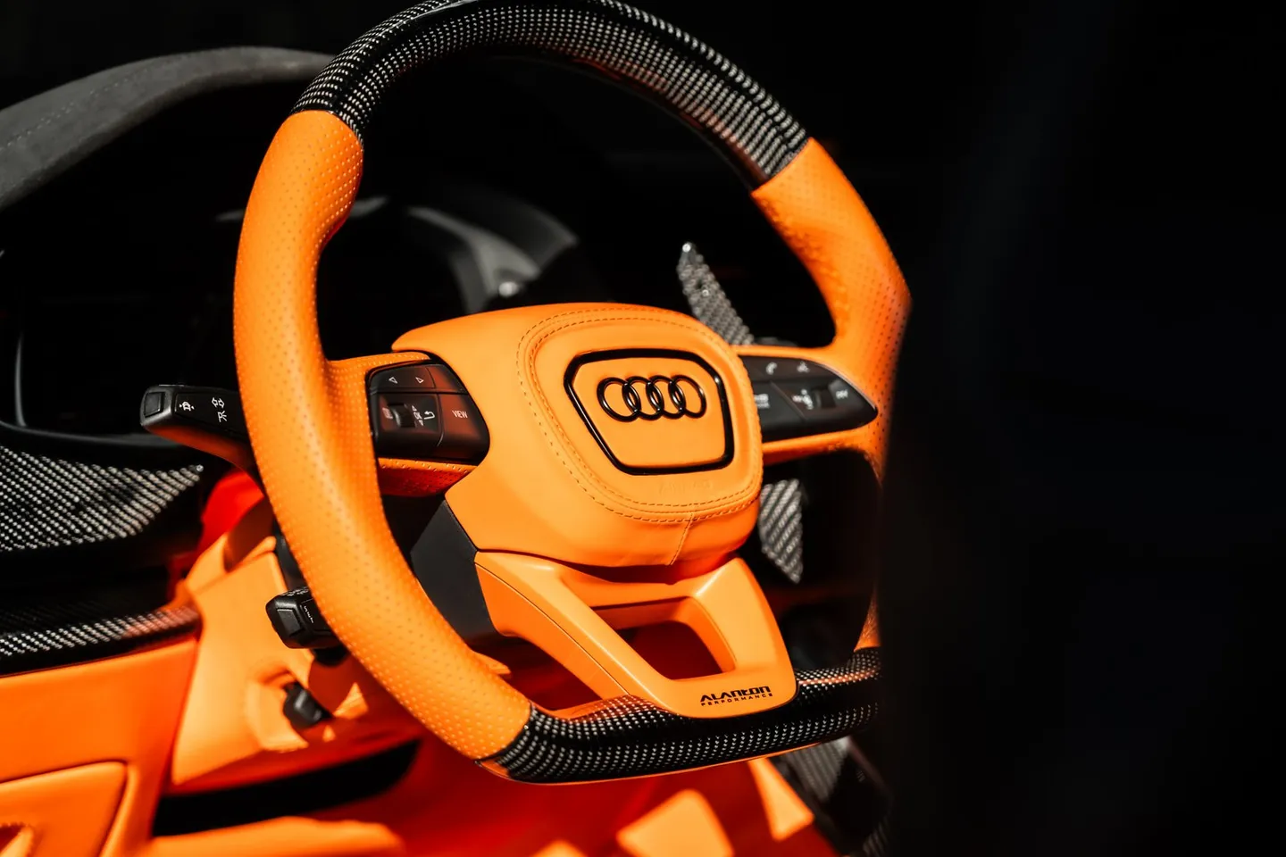 Audi RSQ8 / Фото 47